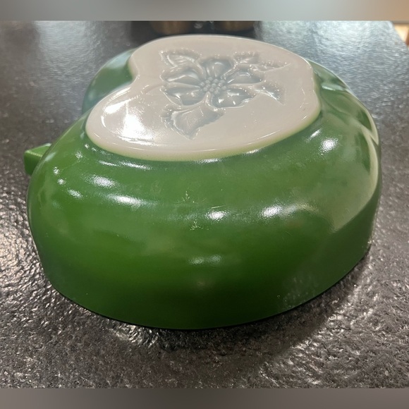 Vintage Hazel Green Milk Glass Apple Shaped Serving Bowl Floral Bottom 10" 🍏 - Picture 5 of 6